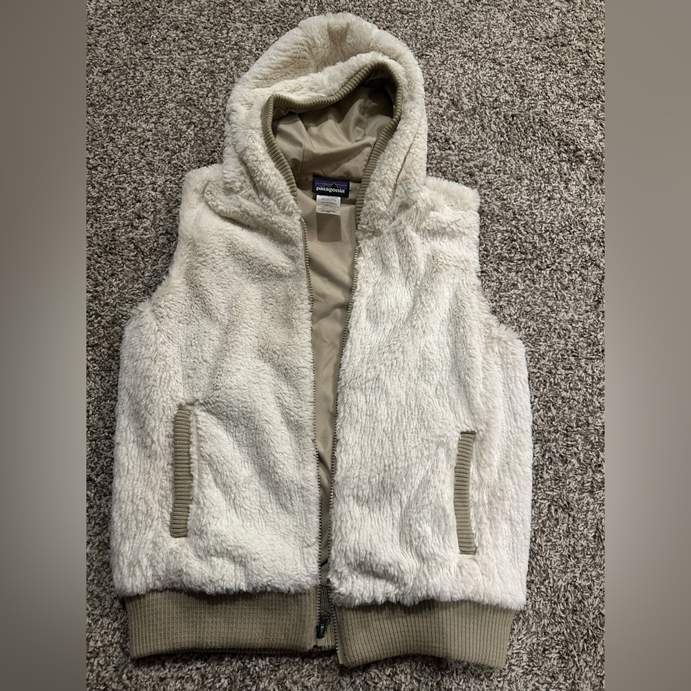 ✨Patagonia Fleece Hooded Vest | Woman’s Full-Zip Sherpa Teddy Vest ✨ - Picture 2 of 7
